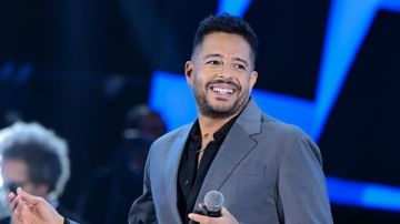 صور بحضور زاهي حواس.. حماقي يتألق في حفل مصري - لبناني بالملابس الرسمية صور بحضور زاهي حواس.. حماقي يتألق في حفل مصري - لبناني بالملابس الرسمية