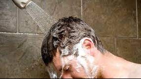 حكم تأخير صلاة الفريضة لعدم الاغتسال من الجنابة .. الموقف الشرعي