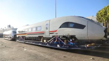 صور وصول أول قطار فائق السرعة من طراز فيلارو إلى مصر صور وصول أول قطار فائق السرعة من طراز فيلارو إلى مصر