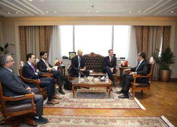 وزير قطاع الأعمال العام يستقبل وزير التنمية الدولية النرويجي لبحث تعزيز التعاون الاقتصادي