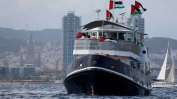 نتنياهو يأمر بشن هجوما بالطائرات ضد أسطول المساعدات المتجه إلى غزة نتنياهو يأمر بشن هجوما بالطائرات ضد أسطول المساعدات المتجه إلى غزة