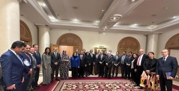 وزير الخارجية يلتقي سفراء الدول العربية المعتمدين لدى اليونسكو