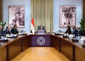 رئيس الوزراء يبحث مع أكوا باور السعودية فرص الشراكة في مجال تحلية مياه البحر رئيس الوزراء يبحث مع أكوا باور السعودية فرص الشراكة في مجال تحلية مياه البحر