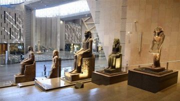 شمس العالم ستشرق من مصر.. والجميع في انتظار افتتاح المتحف المصري الكبير شمس العالم ستشرق من مصر.. والجميع في انتظار افتتاح المتحف المصري الكبير