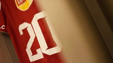 لقطات من غرفة ملابس الأهلي قبل مواجهة إيجل نوار البوروندي شاهد