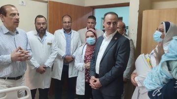 نائب وزير الصحة يتفقد مستشفى بني سويف التخصصي ويوجه بصرف مكافأة أسبوعين للعاملين