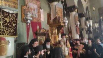 أجراس وزفة وترانيم وزينة.. مراسم تجليس الأنبا سيميون مطرانا لدير سانت كاترين ورئيسا لأساقفة سيناء فئران والطور للروم الأرثوذكس أجراس وزفة وترانيم وزينة.. مراسم تجليس الأنبا سيميون مطرانا لدير سانت كاترين ورئيسا لأساقفة سيناء فئران والطور للروم الأرثوذكس