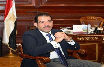 الأمين العام الجديد للشيوخ يلتقي العاملين بالمجلس ويتفقد ترتيبات إجراء انتخابات اللجان النوعية الأمين العام الجديد للشيوخ يلتقي العاملين بالمجلس ويتفقد ترتيبات إجراء انتخابات اللجان النوعية