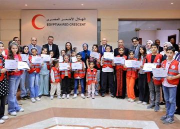 التضامن تكرم الطفلة ريتاج.. وتسلم أطفال فلسطينيين شهادة المنقذ الصغير   التضامن تكرم الطفلة ريتاج.. وتسلم أطفال فلسطينيين شهادة المنقذ الصغير