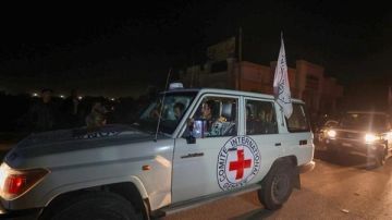 جيش الاحتلال يعلن تسلم الصليب الأحمر جثمان محتجز إسرائيلي في غزة جيش الاحتلال يعلن تسلم الصليب الأحمر جثمان محتجز إسرائيلي في غزة