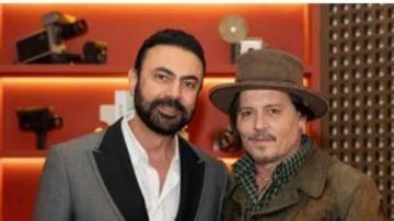 محمد كريم برفقة جوني ديب.. هل سيحضر النجم العالمي ختام مهرجان الجونة؟ محمد كريم برفقة جوني ديب.. هل سيحضر النجم العالمي ختام مهرجان الجونة؟