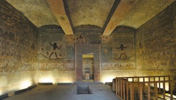 مصر.. اختفاء لوحة أثرية نادرة والسلطات تحقق في الواقعة مصر.. اختفاء لوحة أثرية نادرة والسلطات تحقق في الواقعة