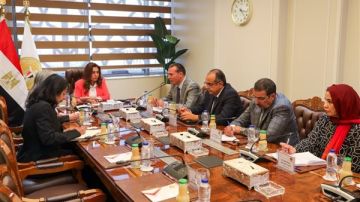وزيرة التنمية المحلية تبحث مع وفد البنك الدولي تقييم برنامج تنمية الصعيد وزيرة التنمية المحلية تبحث مع وفد البنك الدولي تقييم برنامج تنمية الصعيد