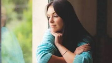 الانسحاب العاطفي.. صمت المشاعر الذي يهدد العلاقات الزوجية