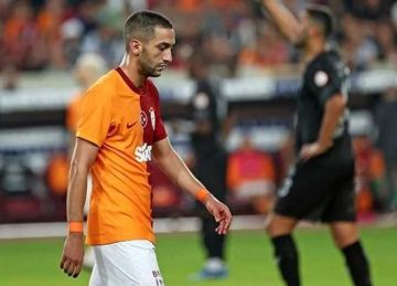 رئيس الوداد المغربي: حصلنا على توقيع زياش رئيس الوداد المغربي: حصلنا على توقيع زياش