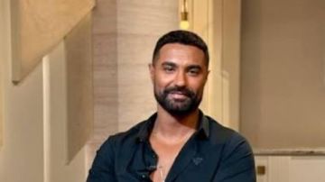 فاهمة طبيعة شغلي.. كريم فهمي: مراتي مش بتغير عليا والجمهور هو ضهري