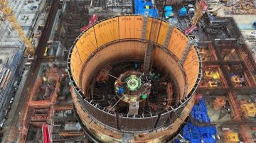 إنجاز جديد.. تركيب مكون محوري داخل أول مفاعل بمشروع الضبعة النووي