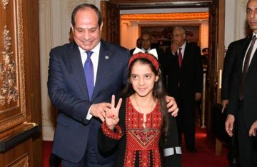 الطفلة الفلسطينية ريتاج تكشف ما قالته للرئيس السيسي في احتفالية وطن السلام الطفلة الفلسطينية ريتاج تكشف ما قالته للرئيس السيسي في احتفالية وطن السلام
