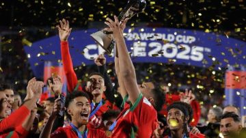 مدرب منتخب شباب المغرب: حصدنا كأس العالم لأننا نمتلك جهازا فنيا خرافيا مدرب منتخب شباب المغرب: حصدنا كأس العالم لأننا نمتلك جهازا فنيا خرافيا
