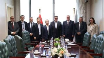 وزير الصحة يبحث مع ممثلي هيك فيچن تعزيز استخدام الذكاء الاصطناعي بالقطاع الصحي وزير الصحة يبحث مع ممثلي هيك فيچن تعزيز استخدام الذكاء الاصطناعي بالقطاع الصحي