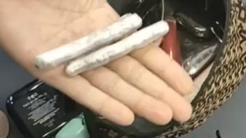إحباط تهريب راكب بلجيكي لمخدر الحشيش في مطار الغردقة إحباط تهريب راكب بلجيكي لمخدر الحشيش في مطار الغردقة