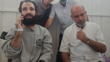 الإفراج عن شقيق الشهيد الصحفي صالح الجعفراوي ضمن صفقة التبادل.. صور