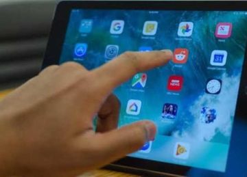 التعليم توضح الفئات المستفيدة من أجهزة التابلت 2025-2026.. من هم؟ (إجراءات وضوابط التسليم) التعليم توضح الفئات المستفيدة من أجهزة التابلت 2025-2026.. من هم؟ (إجراءات وضوابط التسليم)