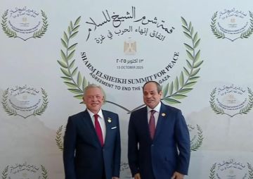 الرئيس السيسي يستقبل ملك الأردن بمقر انعقاد قمة شرم الشيخ للسلام