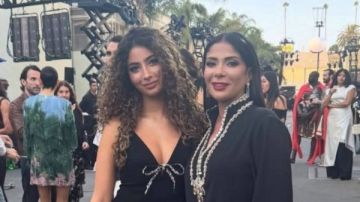 بصحبة والدتها في هوليود.. لي لي أحمد حلمي تخطف الأنظار في أحدث ظهور..شاهد بصحبة والدتها في هوليود.. لي لي أحمد حلمي تخطف الأنظار في أحدث ظهور..شاهد