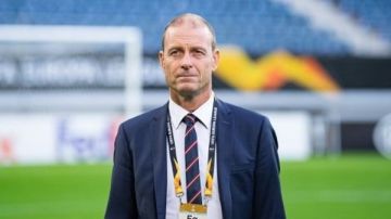 بعد قليل.. الأهلي يعلن رسميا تعاقده مع المدرب الدنماركي جيس ثورب بعد قليل.. الأهلي يعلن رسميا تعاقده مع المدرب الدنماركي جيس ثورب