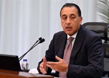 رئيس الوزراء: الأمن المائي ليس مجالا للمساومة.. والنيل بالنسبة لمصر قضية وجود لا تقبل المغامرة رئيس الوزراء: الأمن المائي ليس مجالا للمساومة.. والنيل بالنسبة لمصر قضية وجود لا تقبل المغامرة