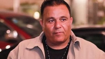 أزمة جديدة تضرب الوسط الفني.. تسريب أغنية حليم لمحمد فؤاد تفاصيل أزمة جديدة تضرب الوسط الفني.. تسريب أغنية حليم لمحمد فؤاد تفاصيل