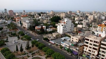 القاهرة تكرس دورها الإنساني والسياسي لدعم لغزة والتمسك بحل الدولتين.. تفاصيل القاهرة تكرس دورها الإنساني والسياسي لدعم لغزة والتمسك بحل الدولتين.. تفاصيل