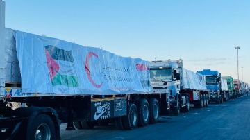 الهلال الأحمر يطلق القافلة الـ50 من زاد العزة بأكثر من 400 شاحنة مساعدات إنسانية