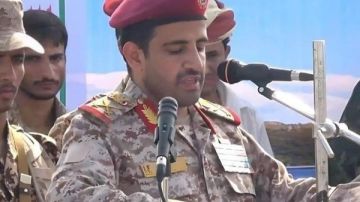اليمن يتعهد بمزيد من الدعم لغزة بعد اغتيال الاحتلال الإسرائيلي قائد الجيش اليمن يتعهد بمزيد من الدعم لغزة بعد اغتيال الاحتلال الإسرائيلي قائد الجيش