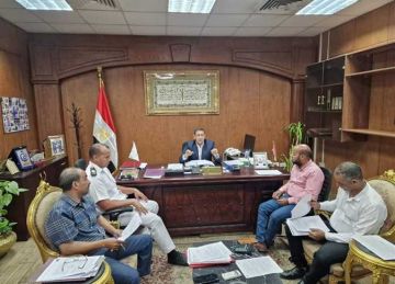 محافظ الأقصر يؤكد على المتابعة الميدانية المستمرة لمحطات الوقود ولا مساس بسعر رغيف الخبز المدعم محافظ الأقصر يؤكد على المتابعة الميدانية المستمرة لمحطات الوقود ولا مساس بسعر رغيف الخبز المدعم