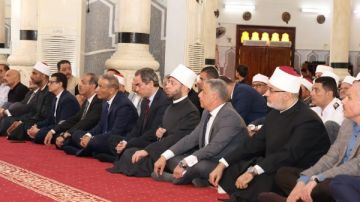 احتفالا بالعيد القومي.. مفتي الجمهورية يؤدي صلاة الجمعة بالإسماعيلية