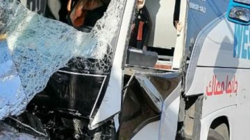 اصطدم الأتوبيس بسور.. إصابة 4 أشخاص في حادث بالدقهلية اصطدم الأتوبيس بسور.. إصابة 4 أشخاص في حادث بالدقهلية