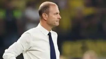 الغندور يتغني بمدرب الأهلي الجديد بعد رفض عماد النحاس الغندور يتغني بمدرب الأهلي الجديد بعد رفض عماد النحاس