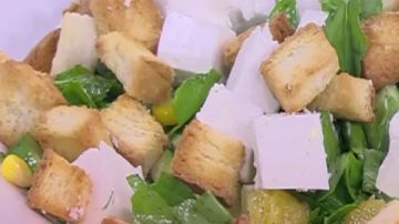 صحية ولذيذة.. طريقة عمل سلطة برتقال وجرجير