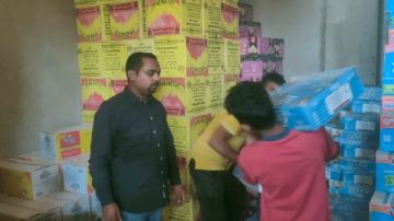 ضبط 2.5 طن سلع غذائية منتهية الصلاحية داخل مخزن بأرمنت بالأقصر