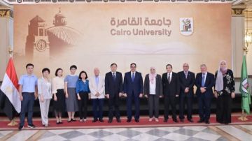 عبدالصادق يبحث مع جامعة جيانغنان الصينية نقل وتوطين التكنولوجيا الحيوية عبدالصادق يبحث مع جامعة جيانغنان الصينية نقل وتوطين التكنولوجيا الحيوية