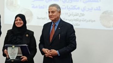 لدورها الثقافى.. مكتبة مصر العامة بقنا تحصد جائزة مكتبة العام المتنقلة 2025 لدورها الثقافى.. مكتبة مصر العامة بقنا تحصد جائزة مكتبة العام المتنقلة 2025