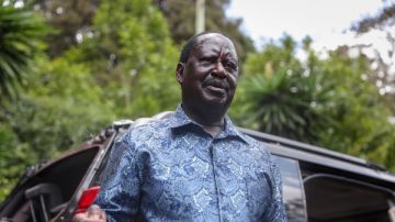 مقتل 4 أشخاص.. الأمن الكيني يطلق النار على مشيعي جنازة زعيم المعارضة شاهد