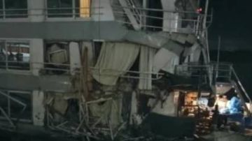 تحطم مقدمة باخرة لاصطدامها بمحور كوبري كلابشة في اسوان تحطم مقدمة باخرة لاصطدامها بمحور كوبري كلابشة في اسوان