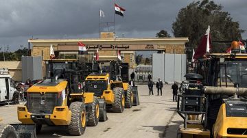 فرق مصرية تبحث عن جثث الإسرائيليين في غزة فرق مصرية تبحث عن جثث الإسرائيليين في غزة