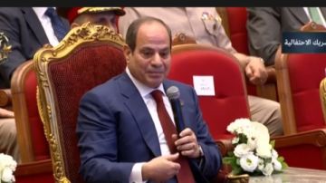 الرئيس السيسي: الحرب لم تعد فقط بالسلاح بل أصبحت حرب وعي وإرادة وتحمل الرئيس السيسي: الحرب لم تعد فقط بالسلاح بل أصبحت حرب وعي وإرادة وتحمل