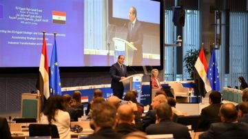 توقيع مذكرة بين مصر والاتحاد الأوروبي لتقديم شريحة دعم ثانية بقيمة 4 مليارات يورو توقيع مذكرة بين مصر والاتحاد الأوروبي لتقديم شريحة دعم ثانية بقيمة 4 مليارات يورو