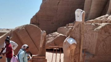 ظاهرة فلكية فريدة من نوعها.. تعامد الشمس على وجه الملك رمسيس بأسوان القصة الكاملة ظاهرة فلكية فريدة من نوعها.. تعامد الشمس على وجه الملك رمسيس بأسوان القصة الكاملة