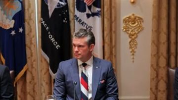 أمك اشترتها له.. البنتاجون يرد على سؤال بشأن ربطة عنق هيجسيث